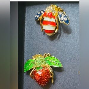 lot of joan rivers rare bee brooches. Perfect condition
